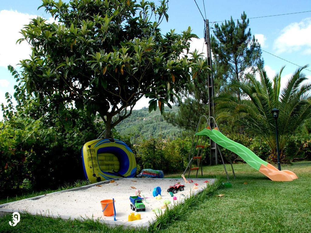 Quinta Dos Barbas Guest House โอลีเวราดวสปิตาล ภายนอก รูปภาพ